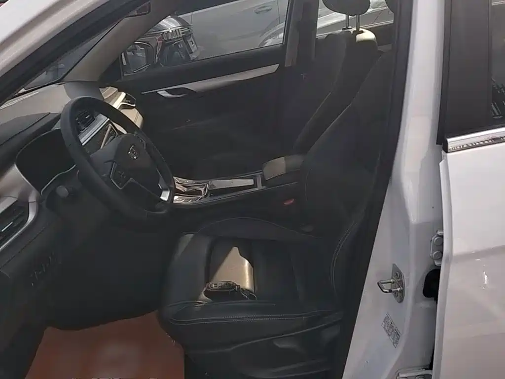 Geely Emgrand — миниатюра 15