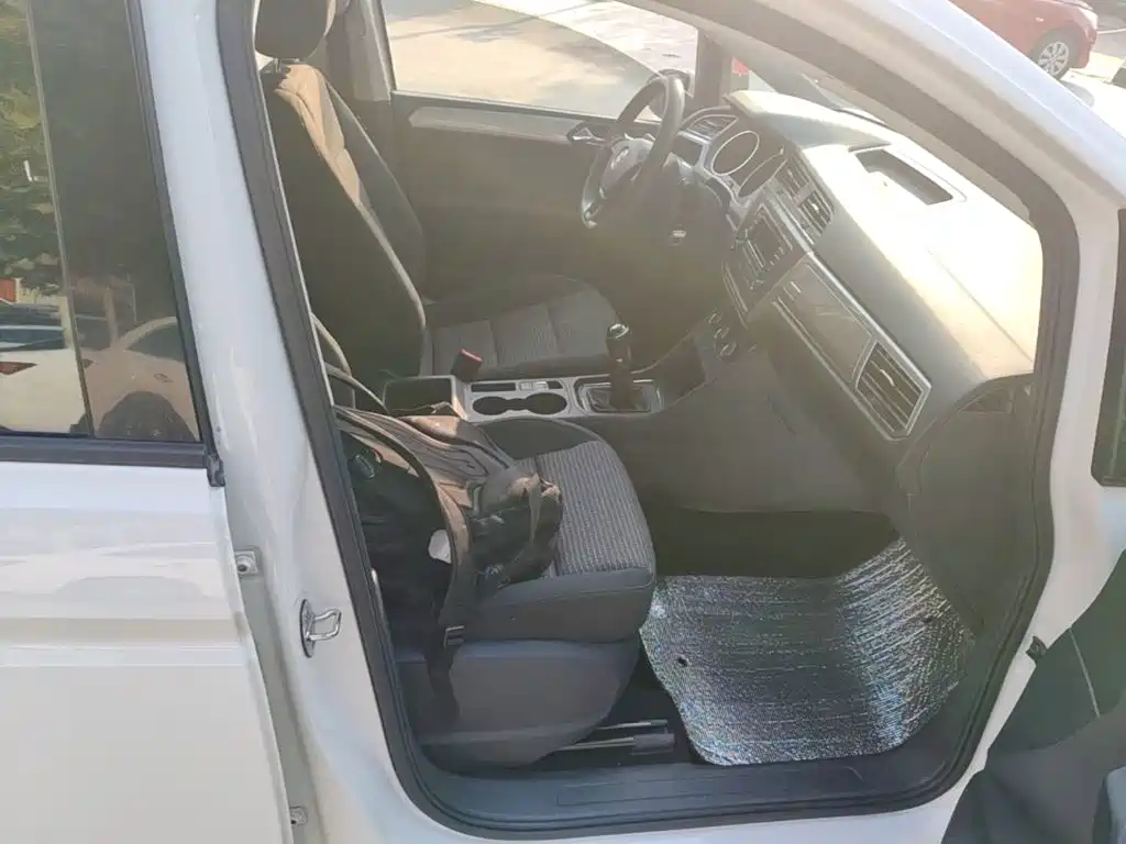 Volkswagen Touran — миниатюра 25