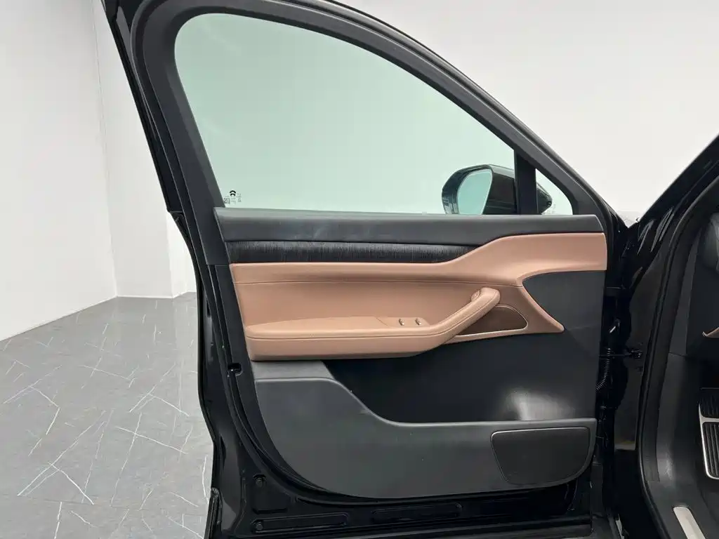 NIO ES8 — миниатюра 12