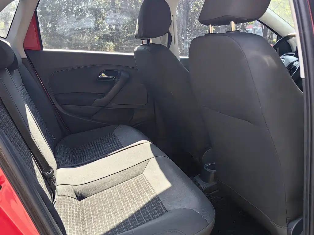 Volkswagen Polo — миниатюра 7
