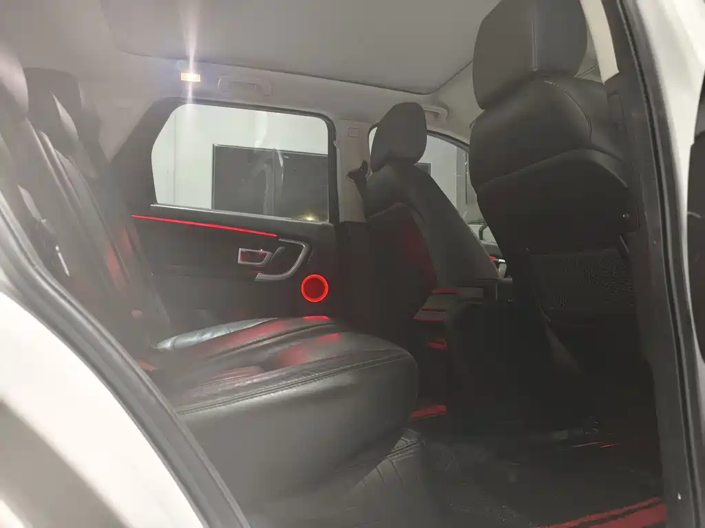 Land Rover Discovery Sport — миниатюра 24