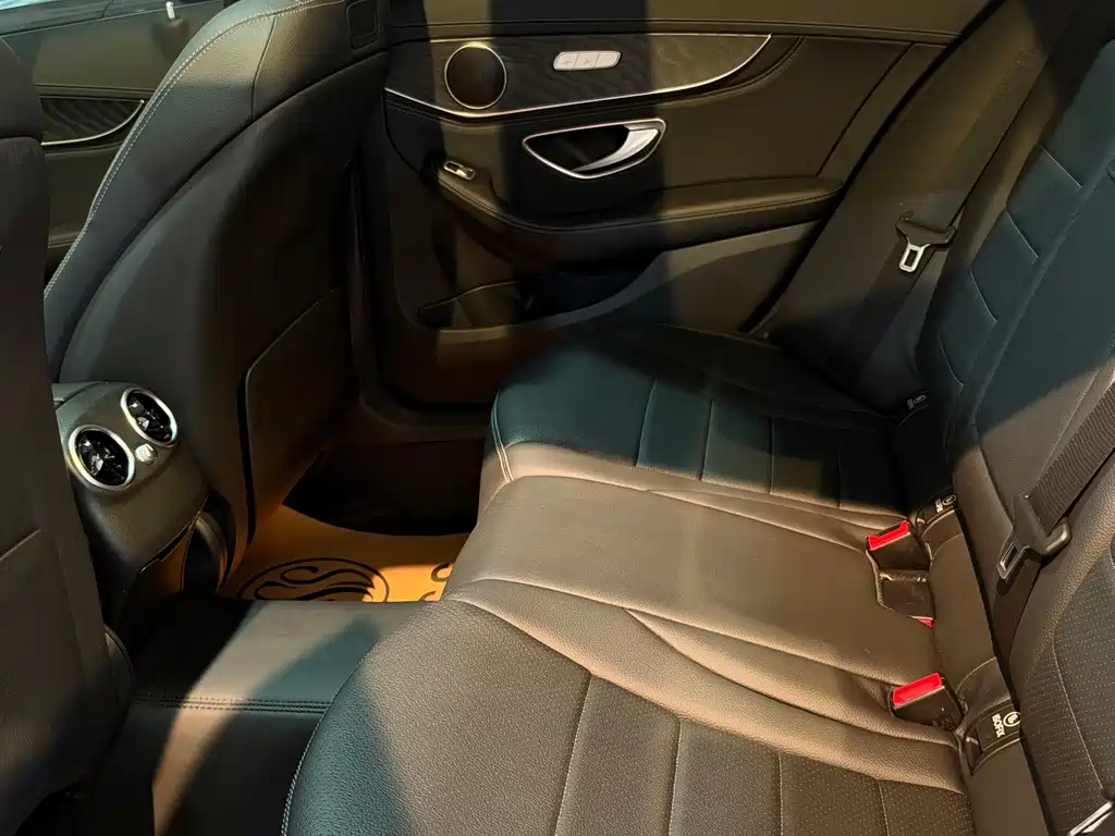 Mercedes-Benz C-Class — миниатюра 12