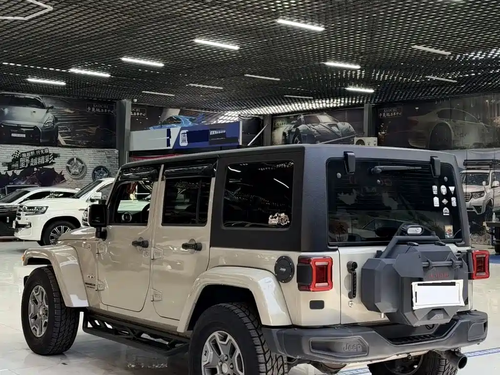 Jeep Wrangler — миниатюра 6