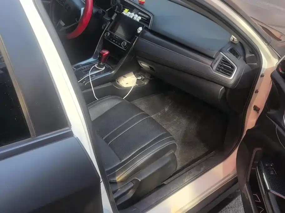 Honda Civic — миниатюра 8