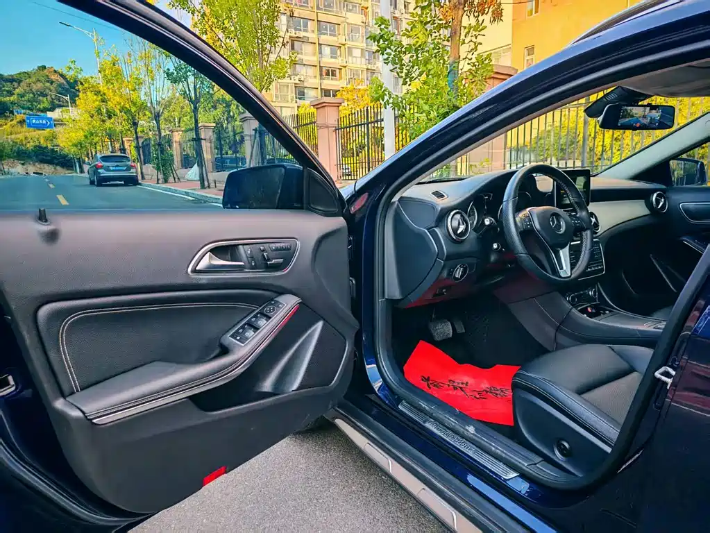 Mercedes-Benz GLA — миниатюра 10