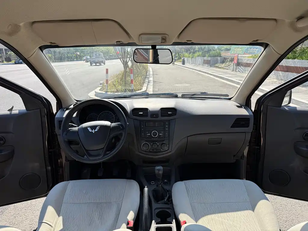 Wuling Hongguang — миниатюра 7