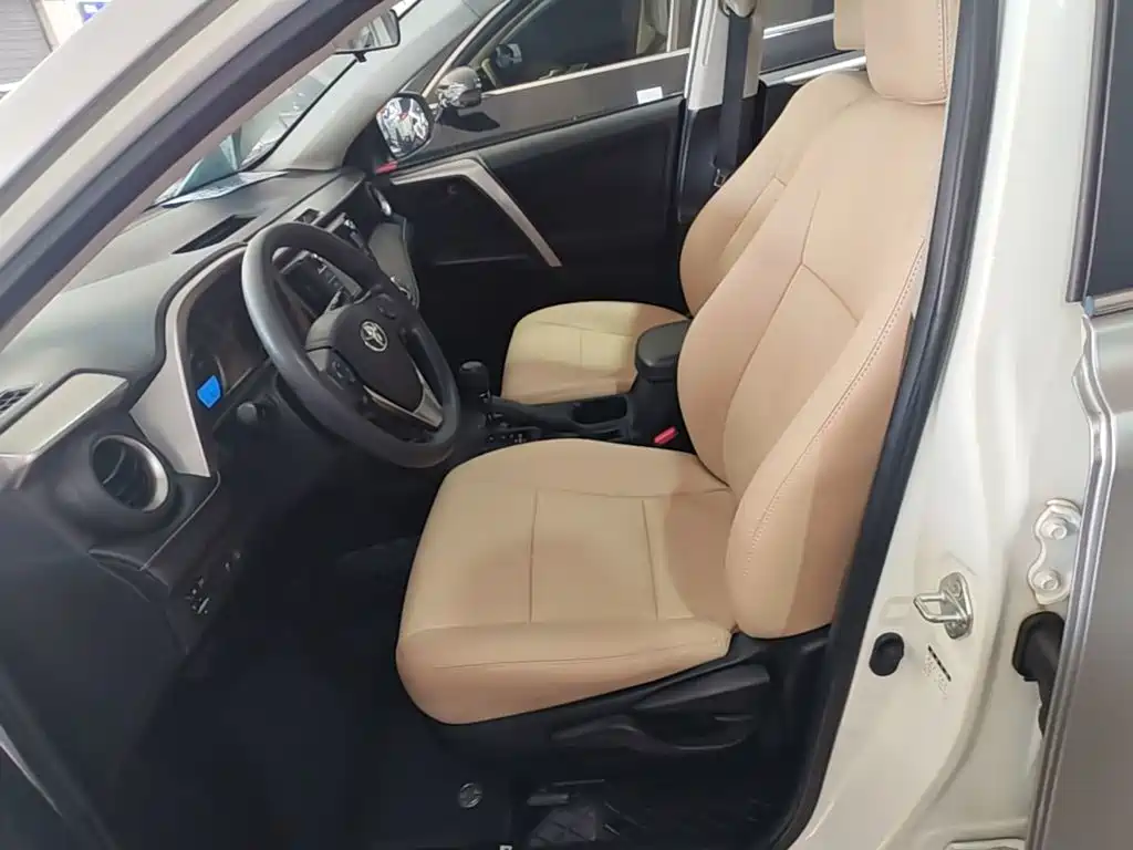 Toyota RAV4 — миниатюра 15