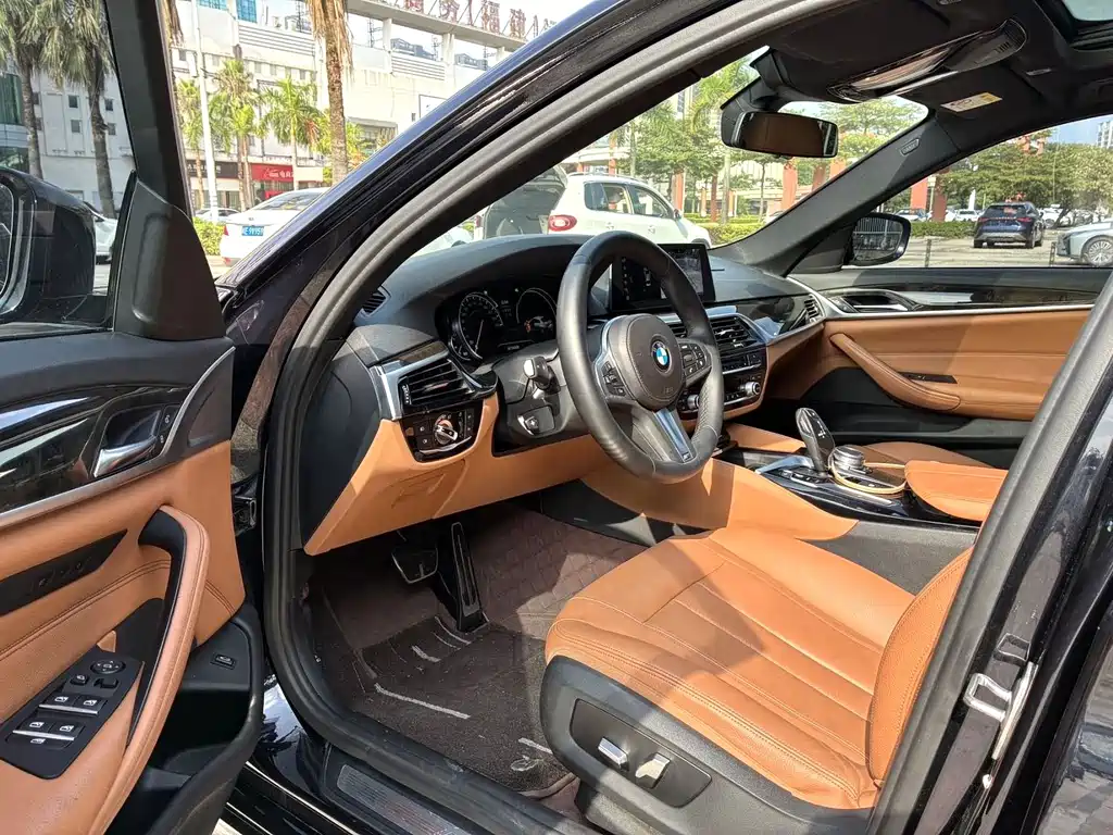 BMW 5 Series — миниатюра 7