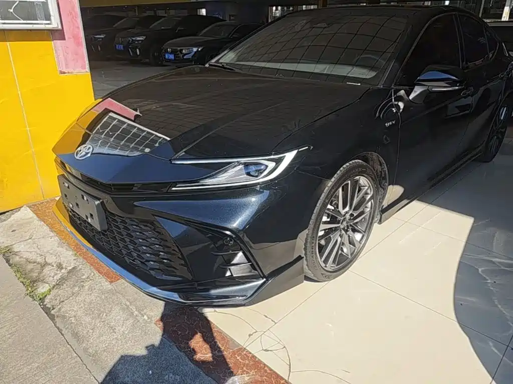 Toyota Camry — миниатюра 2