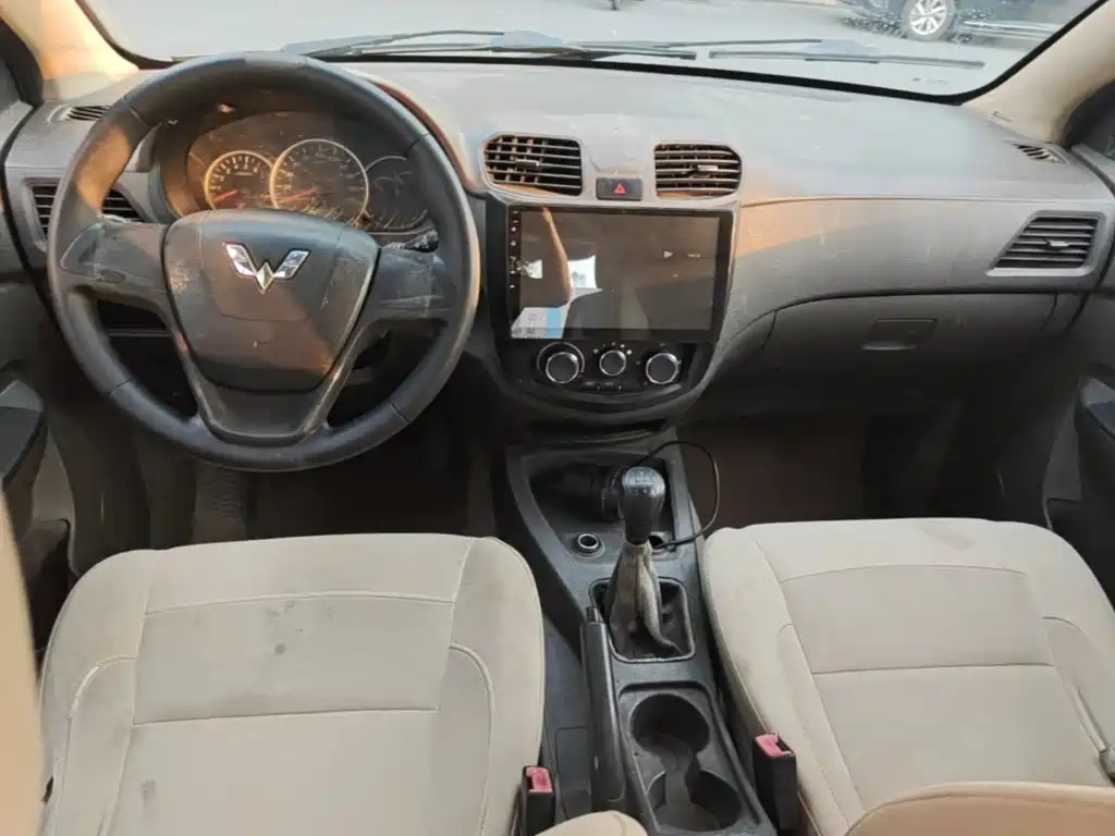 Wuling Hongguang — миниатюра 10