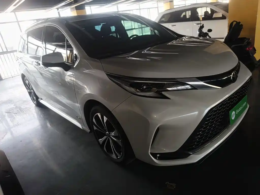 Toyota Granvia — миниатюра 4