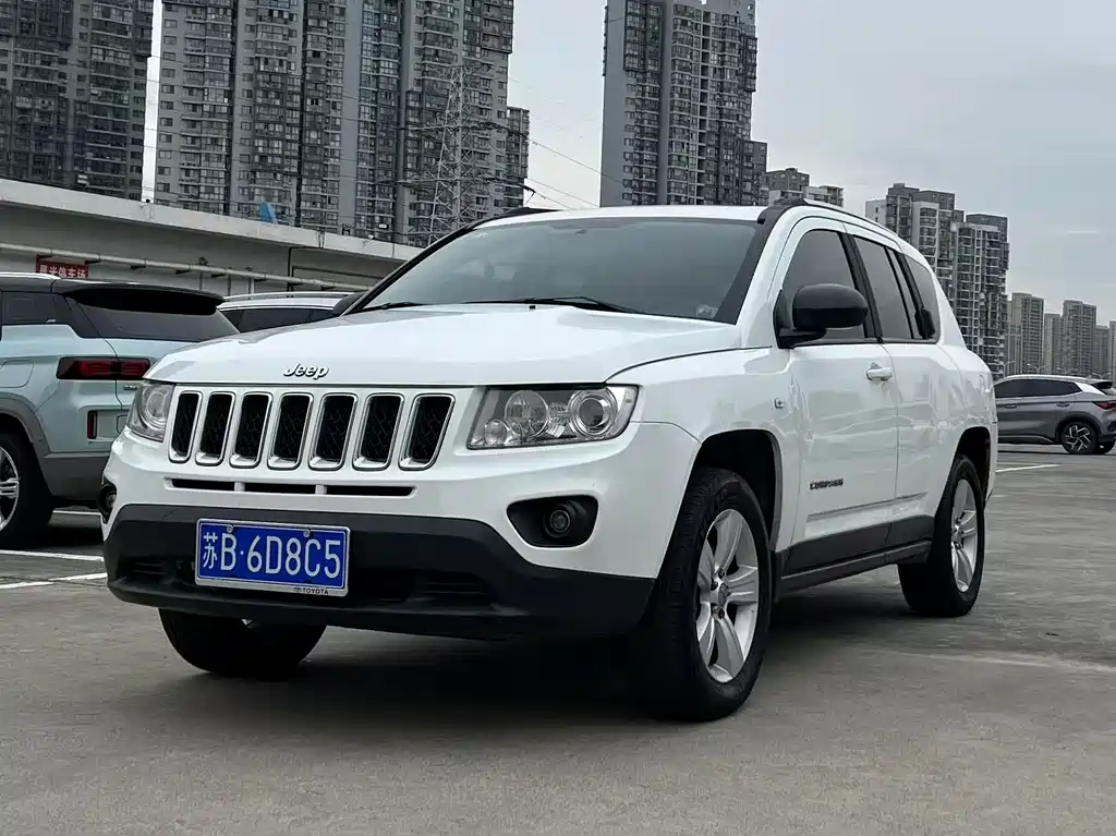 Jeep Compass (Import) 2011