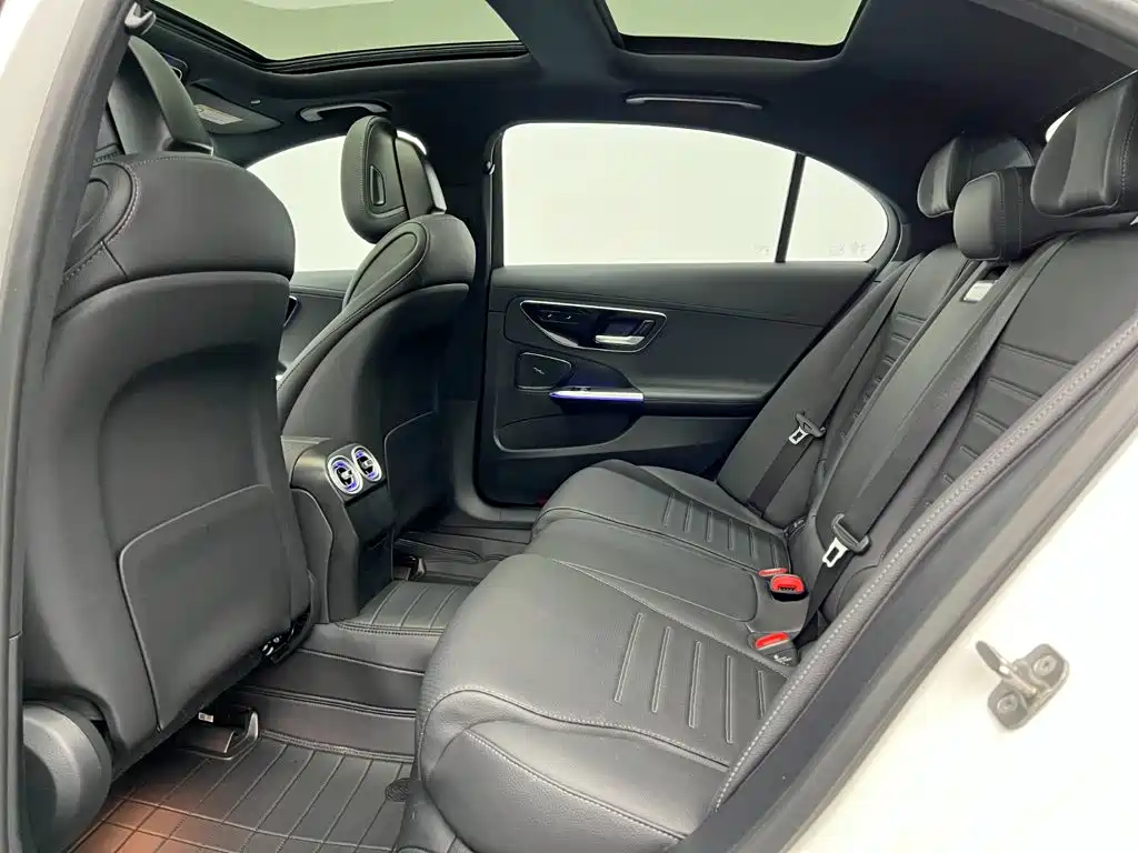 Mercedes-Benz C-Class — миниатюра 14