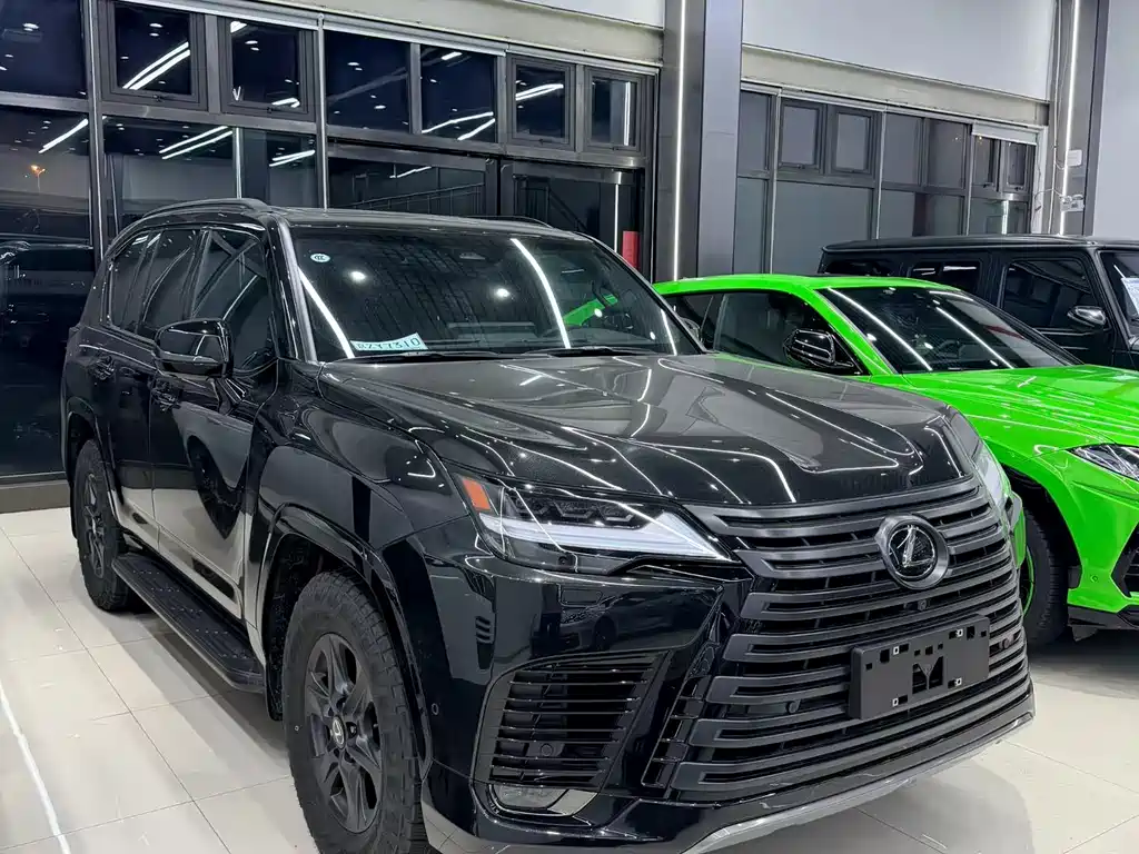 Lexus LX 0