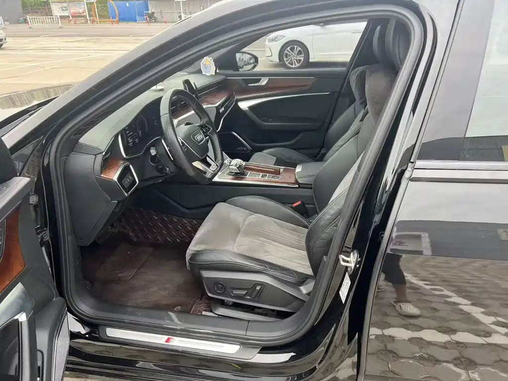 Audi A6L 2020 55 TFSI e quattro