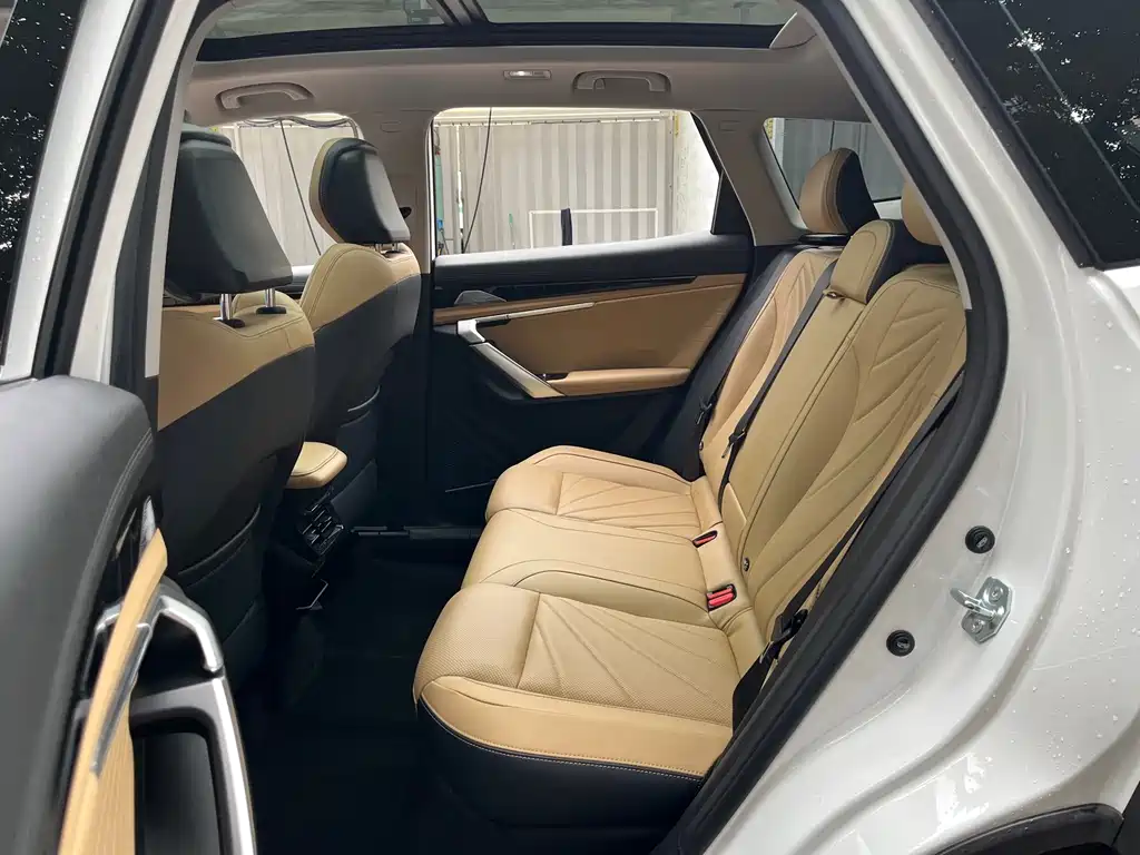Geely Boyue L — миниатюра 10