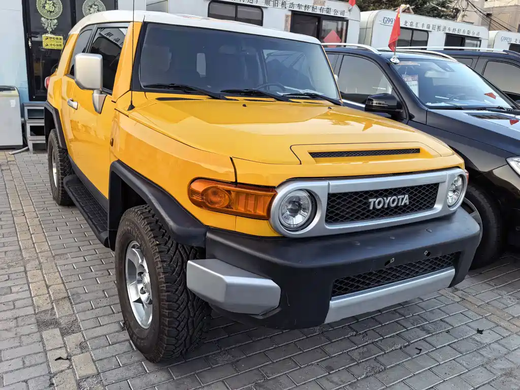 Toyota FJ Cruiser — миниатюра 3
