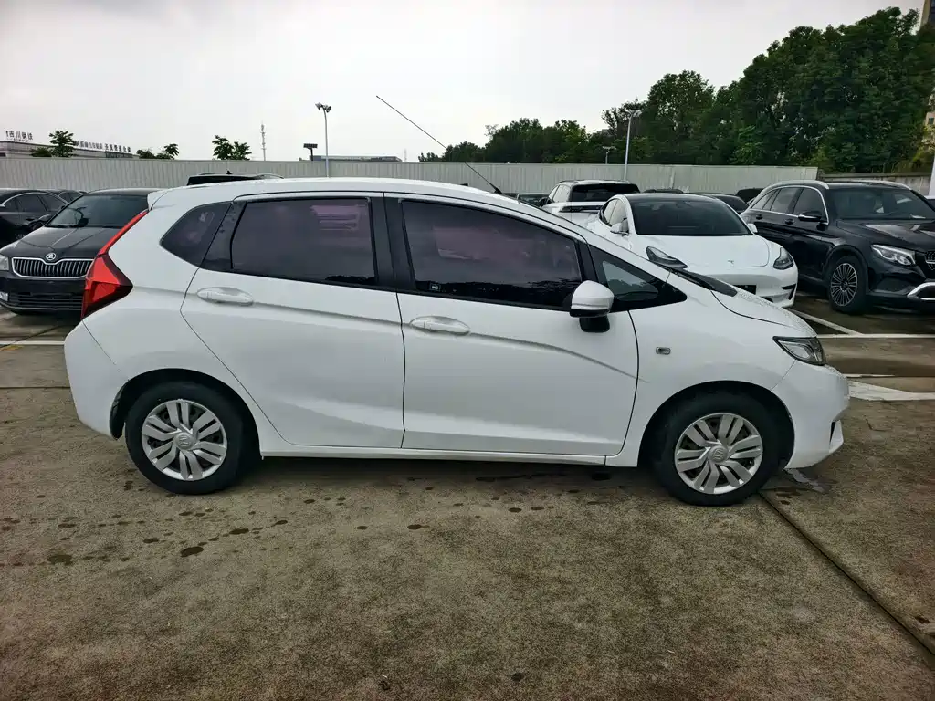 Honda Fit — миниатюра 4