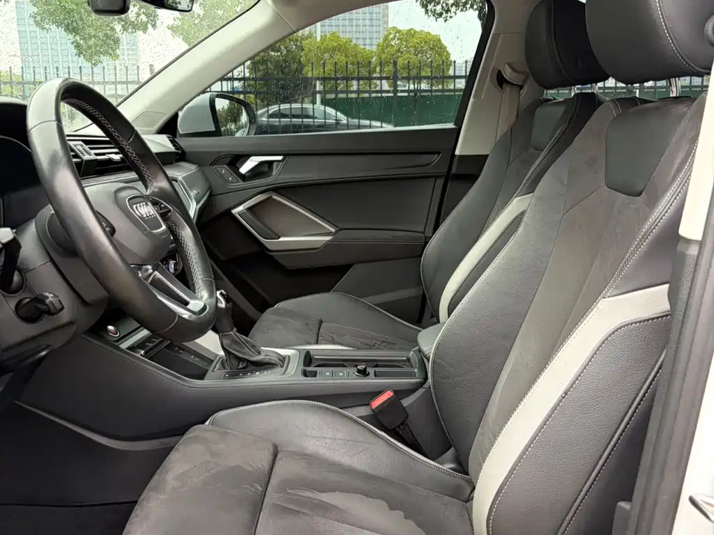 Audi Q3 2022 35 TFSI