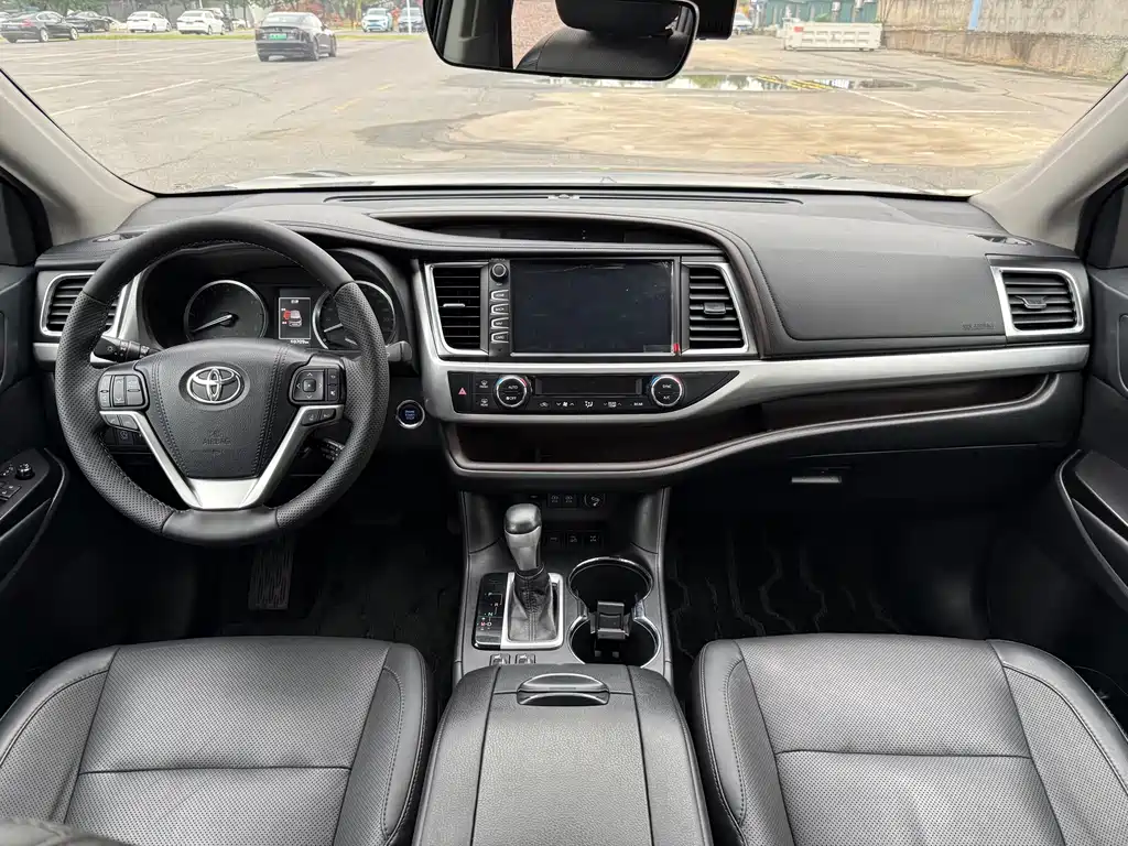 Toyota Highlander — миниатюра 7