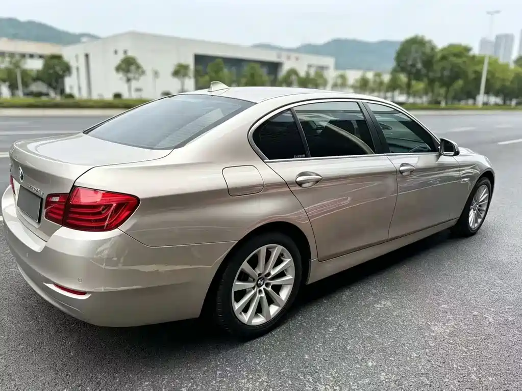 BMW 3 Series — миниатюра 9
