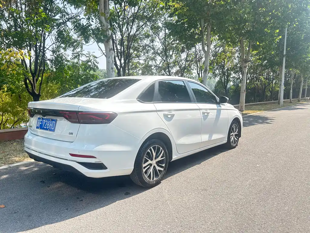 Geely Emgrand — миниатюра 3