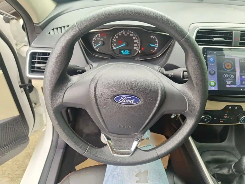 Ford Escort — миниатюра 11