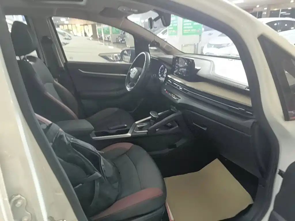 Geely Vision X3 — миниатюра 25