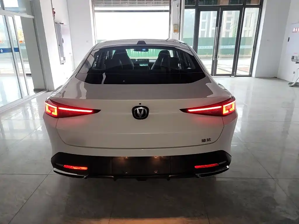 Changan Yida — миниатюра 6