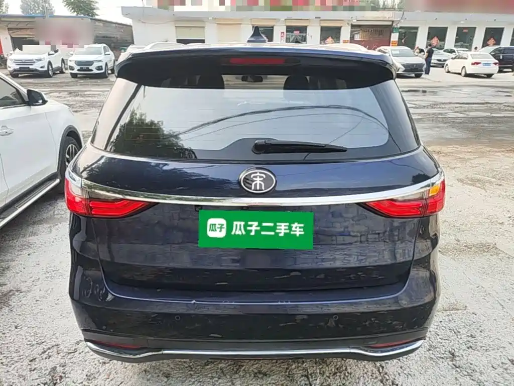 BYD MAX — миниатюра 6