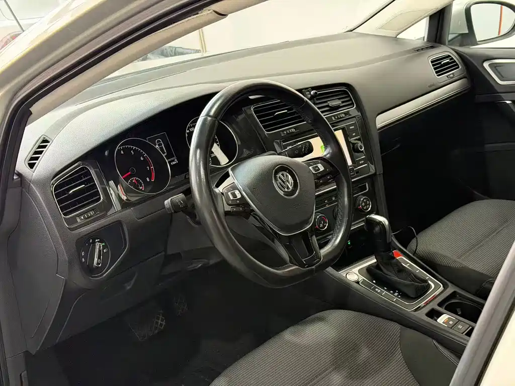 Volkswagen Golf — миниатюра 9