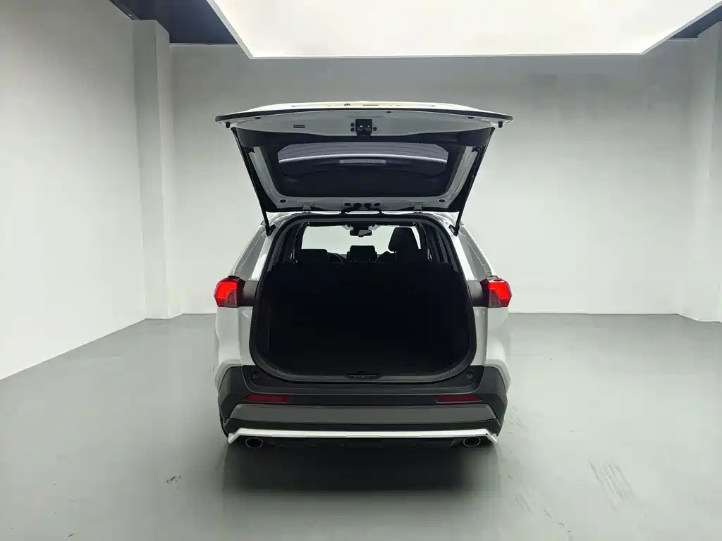Toyota RAV4 — миниатюра 7