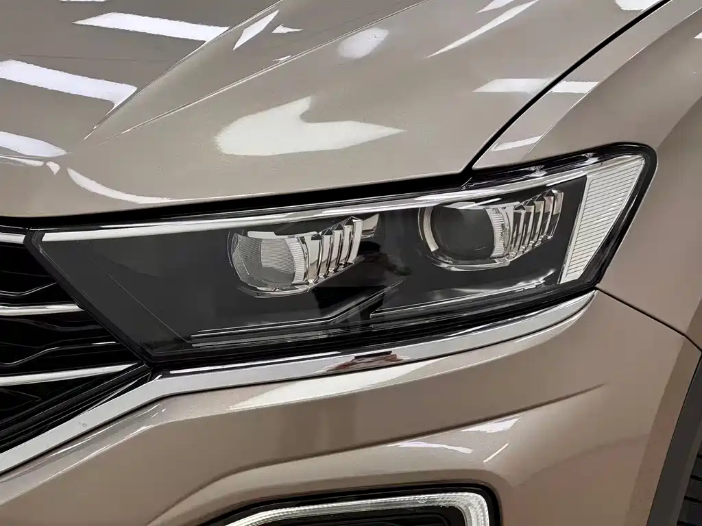Volkswagen T-Roc — миниатюра 11