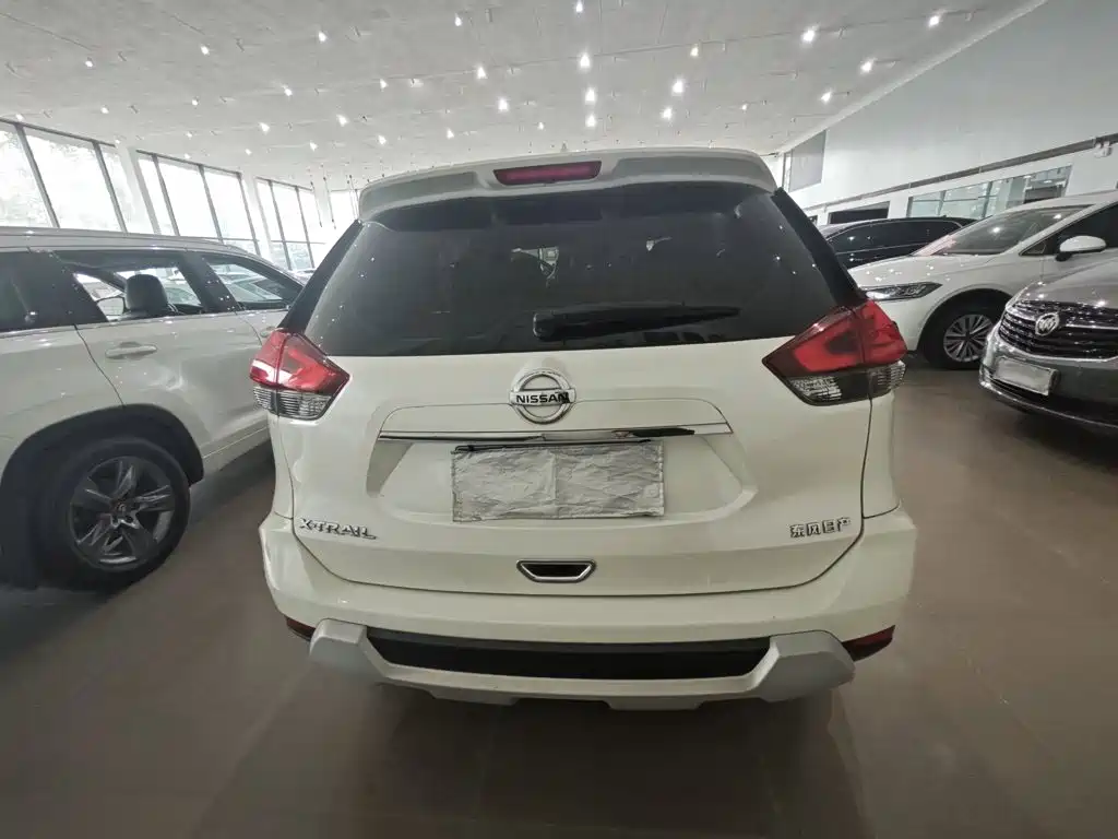 Nissan X-Trail — миниатюра 6