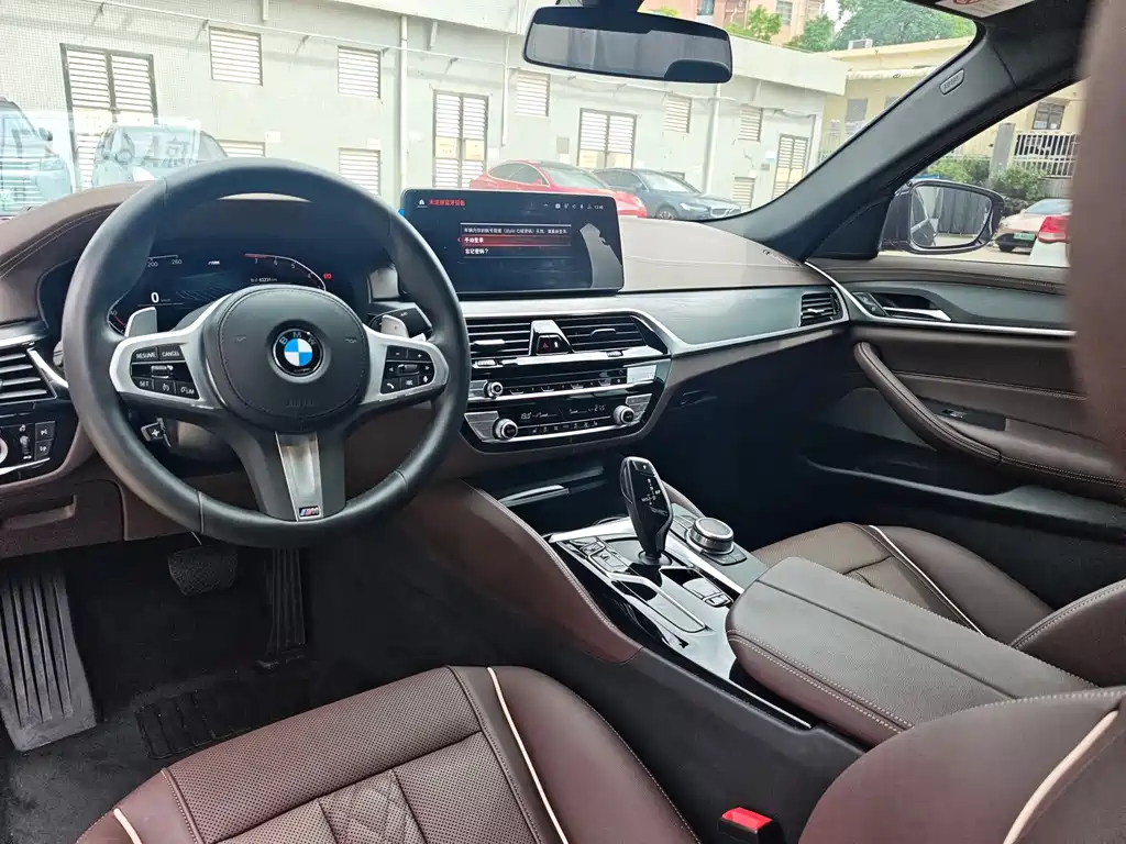 BMW 5 Series — миниатюра 15