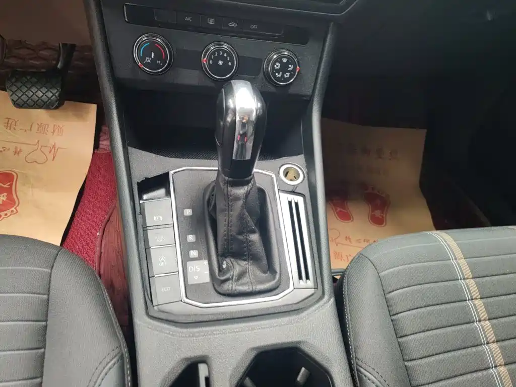Volkswagen Lavida — миниатюра 10