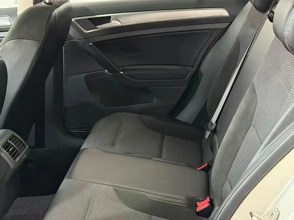Volkswagen Golf — миниатюра 15