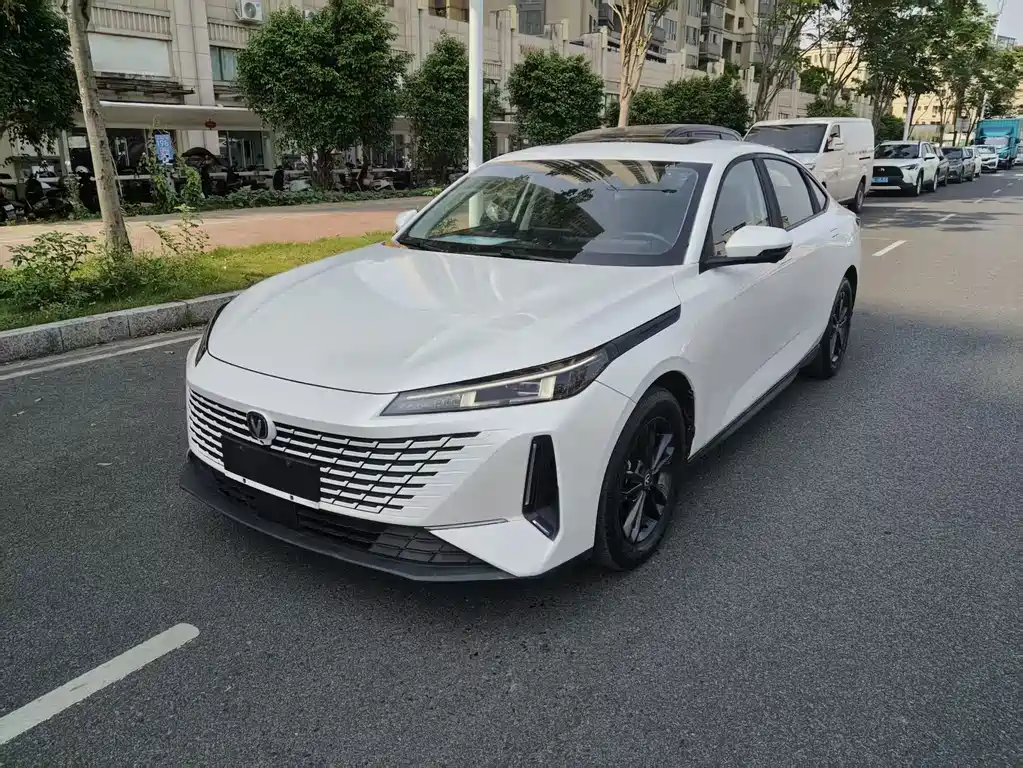 Changan Yida — миниатюра 2