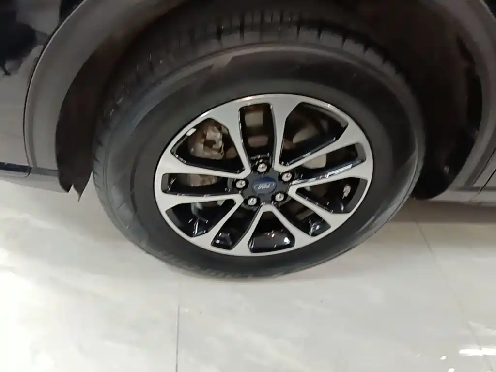 Ford Escape — миниатюра 23
