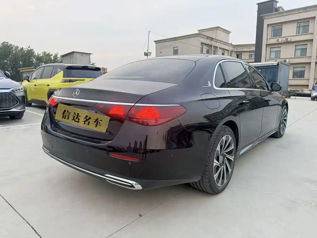 Mercedes-Benz E-Class — миниатюра 4