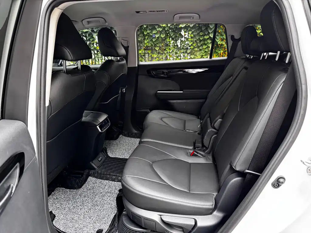 Toyota Highlander — миниатюра 14