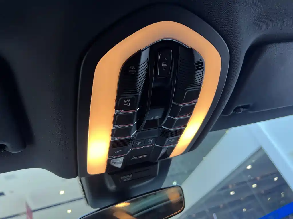 Porsche Macan — миниатюра 19