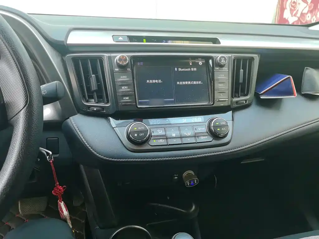 Toyota RAV4 — миниатюра 6