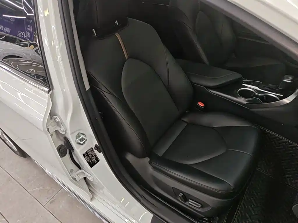 Toyota Camry — миниатюра 25