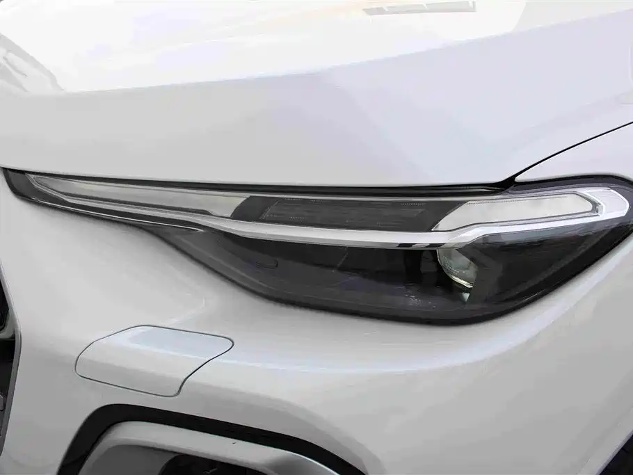 Audi Q5L — миниатюра 15