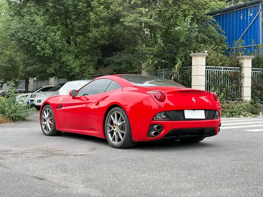 Ferrari California T — миниатюра 7