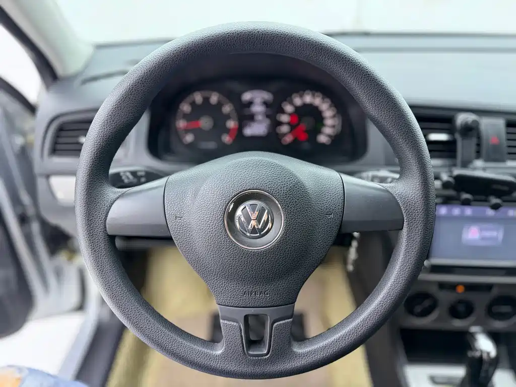 Volkswagen Lavida 2013 1.6L AT