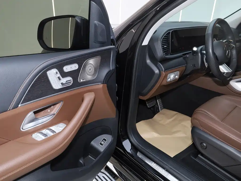 Mercedes-Benz GLS — миниатюра 27