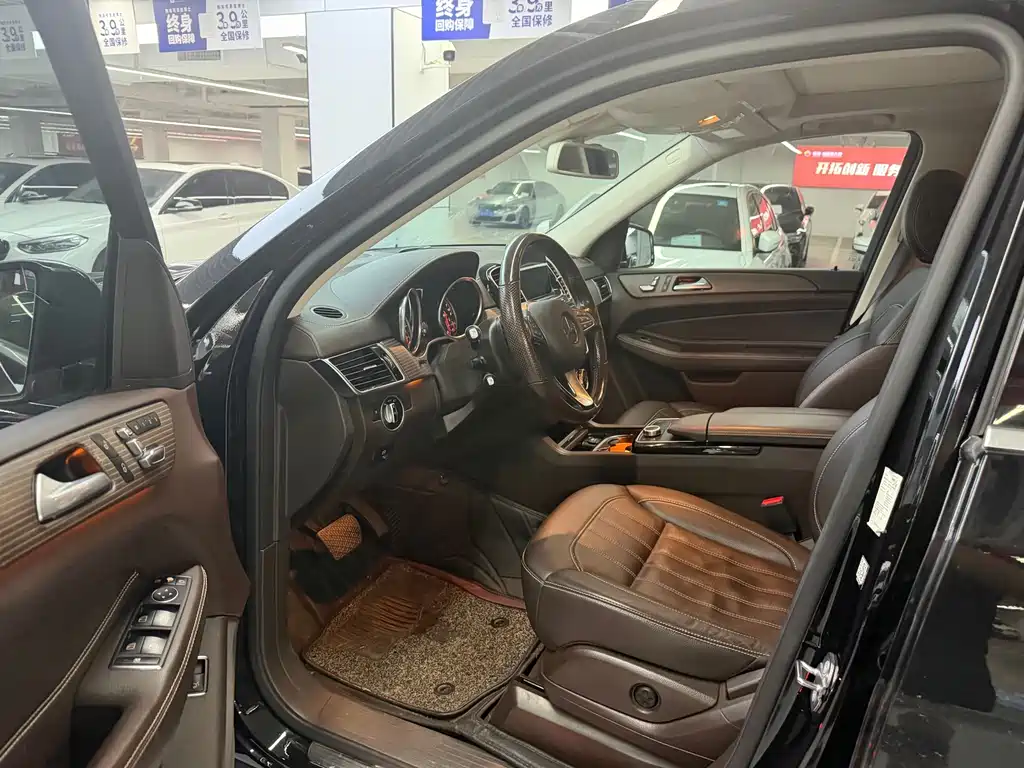 Mercedes-Benz GLE (Import) — миниатюра 6