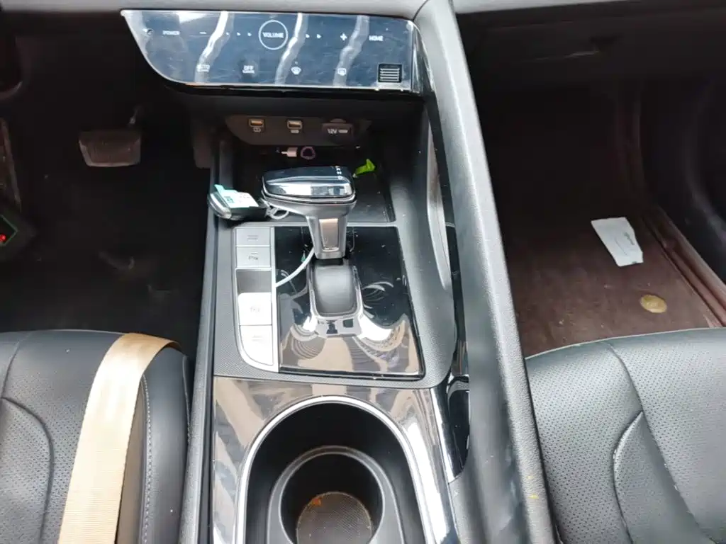 Hyundai Elantra — миниатюра 14